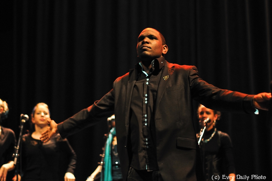 Evry Daily Photo - Telethon Evry 2010 - Concert Evry University Gospel - large - 5244072630.jpg